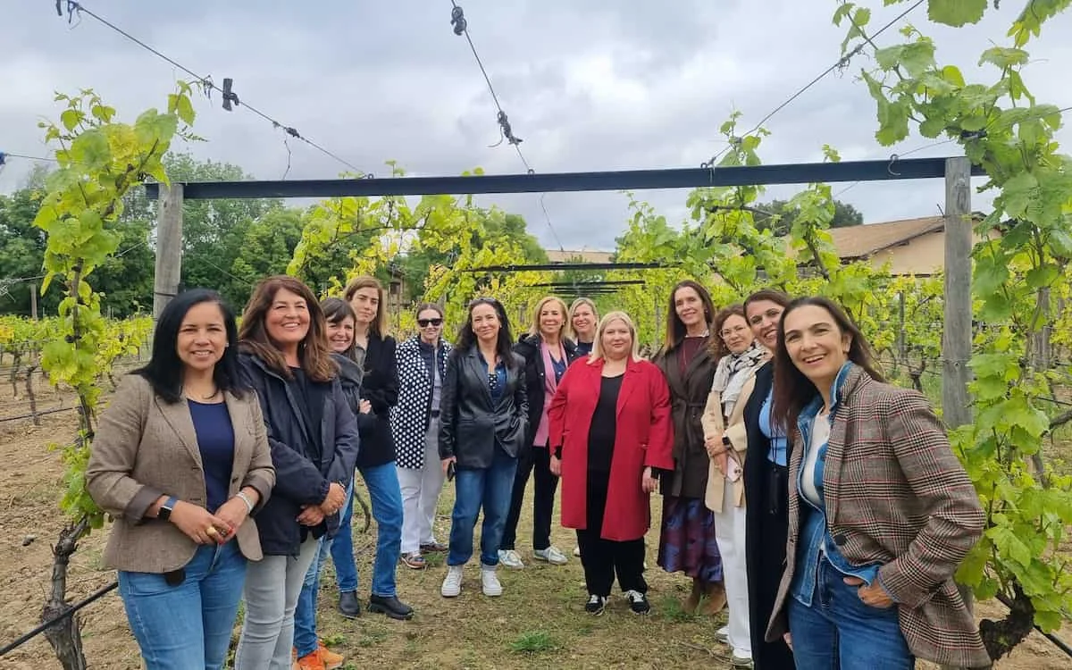 La Fundación Mujeres al Timón visita Pago de Tharsys en una nueva jornada outdoor