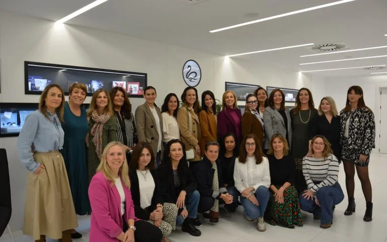 Mujeres al Timón celebra una nueva jornada outdoor visitando Germaine de Capuccini